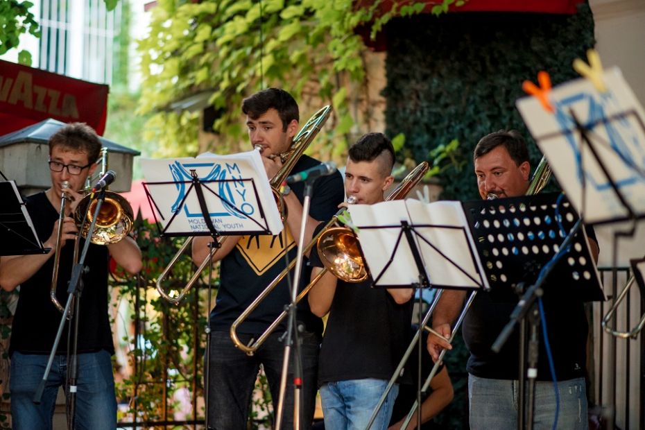 „La Soirée Blanche”, Moldovan National Youth Orchestra te invită la o seară plină de farmec care îmbină muzica, arta și eleganța