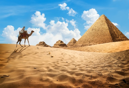 Pentru prima oară din 1965, turiștii vor putea vizita două piramide din Egipt. Decizia a fost luată de autorități