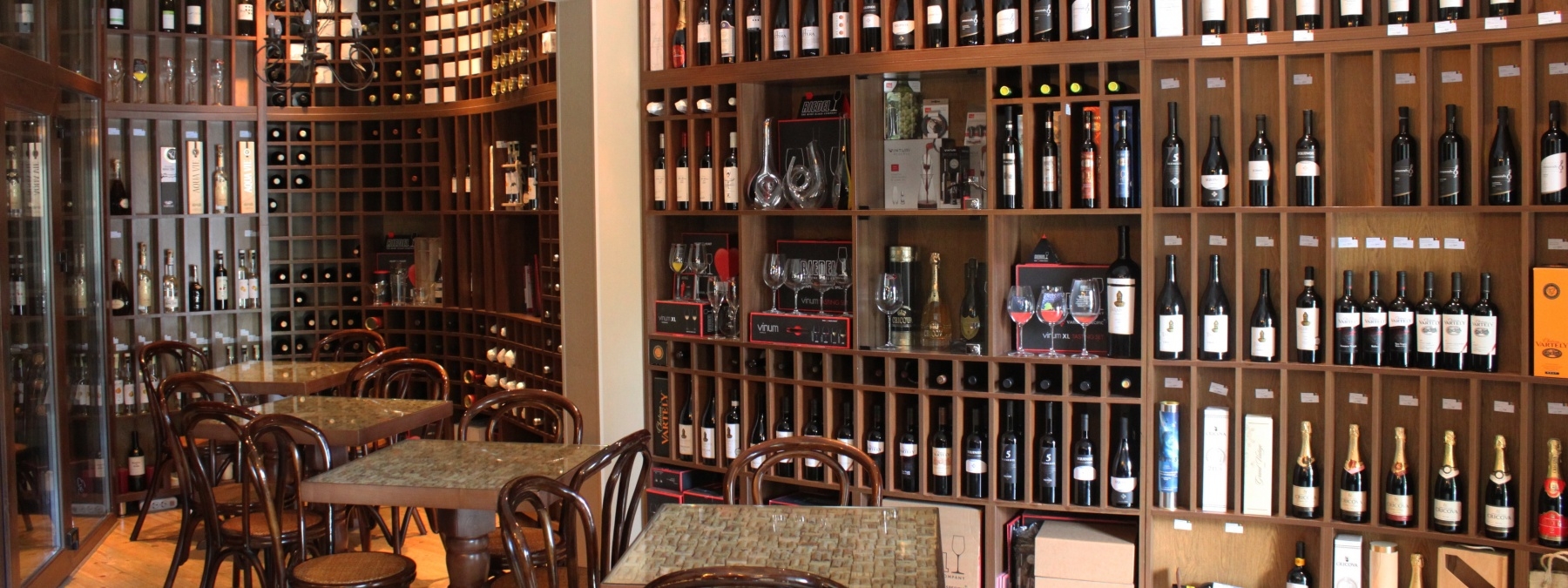 Carpe_Diem_Wine_shop_2