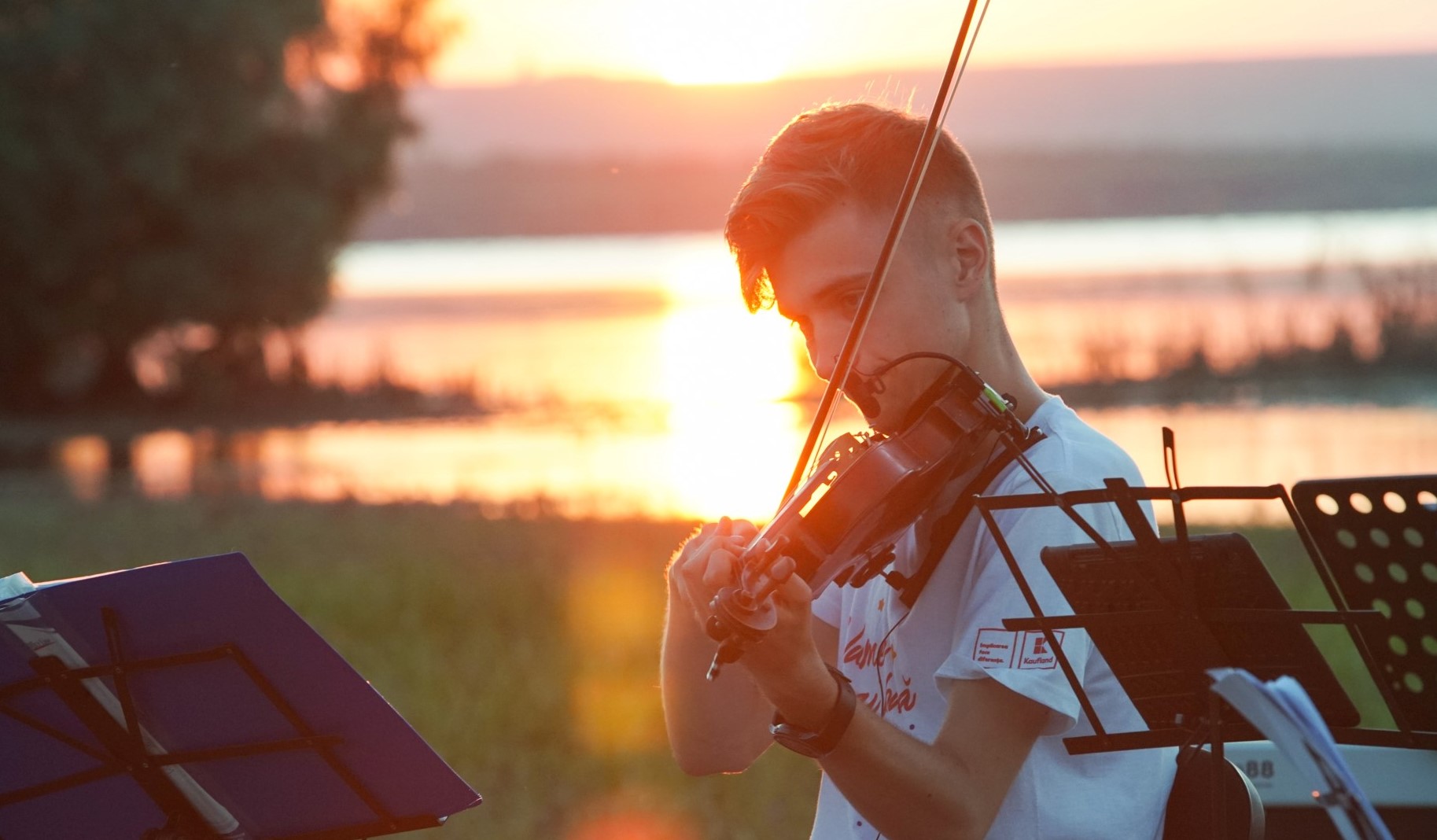 (foto) Descoperă tinerii din La La Play 2019. Ionuț Ciocanu, vioristul pasionat de IT, despre cum ar îmbina notele muzicale în gama JavaScript