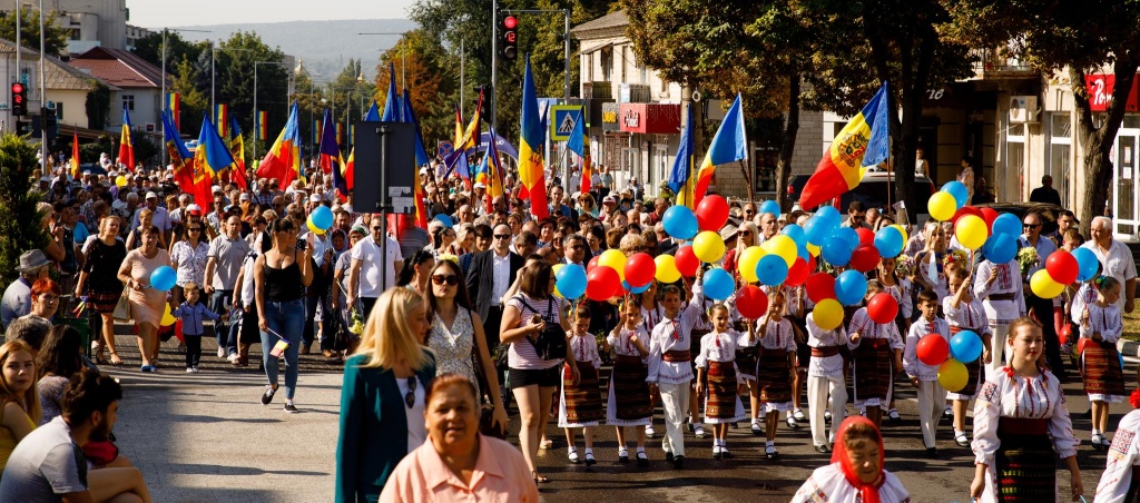 (foto) Manifestații de amploare și focuri de artificii. Cum este sărbătorită Ziua Independenței la Orhei