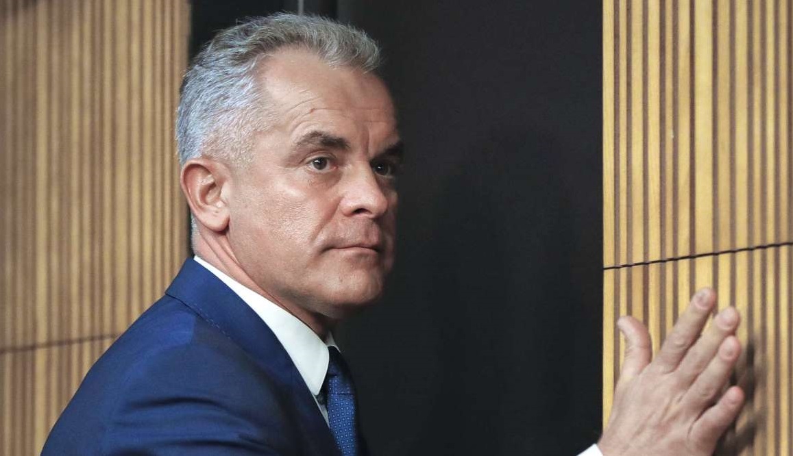 (doc) Două deputate cer ca lui Plahotniuc să-i fie retras „Ordinul Republicii”, cu care a fost decorat în 2014