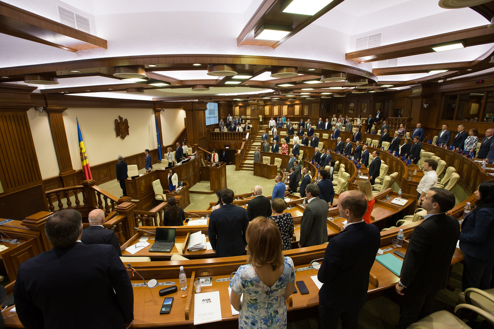 Deputații revin mâine în ședința Parlamentului. Ordinea de zi, deocamdată neclară