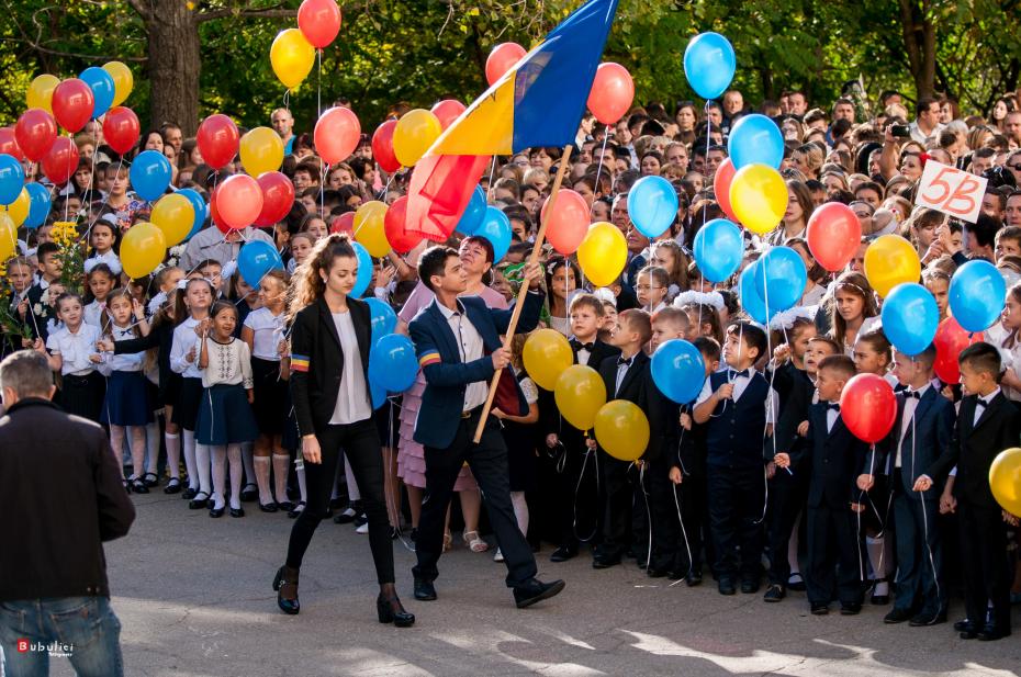 (video) Clopoțelul nostalgiei. Ascultă piesele tradiționale de la careu, dacă nu ai reușit să mergi