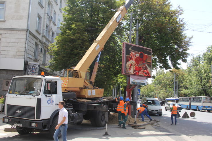 Investigație ZdG: Bulevardul Ștefan cel Mare din capitală se află într-o stare deplorabilă, la doar 2 ani de la finalizarea reparațiilor