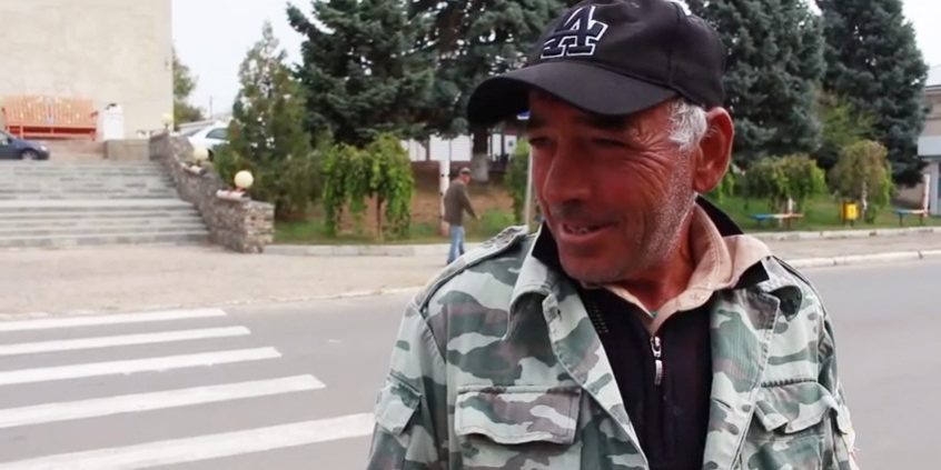 (video) „Prășesc, greblez, strâng nuci, fac totul.” Ce ocupații au locuitorii din satul Mereni pe timp de toamnă