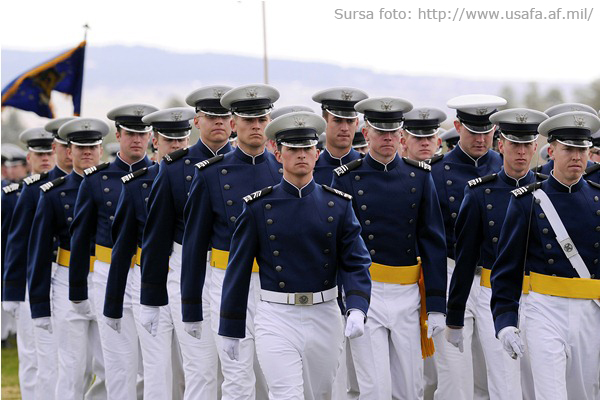 Tinerii din Moldova se pot înscrie la concursul de admitere la Academia Militară a Forţelor Aeriene din SUA. Care sunt condițiile de participare