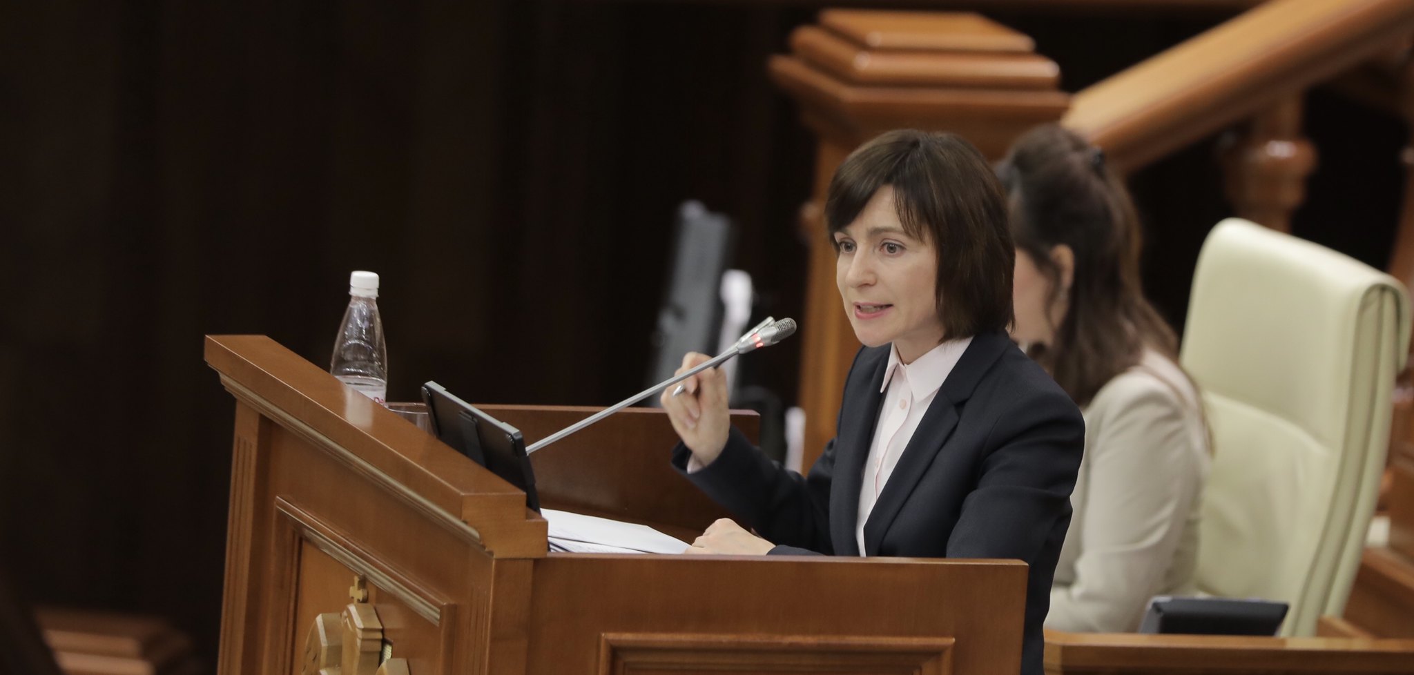 Guvernul Sandu, demis de deputații PSRM și PD. Ce urmează mai departe