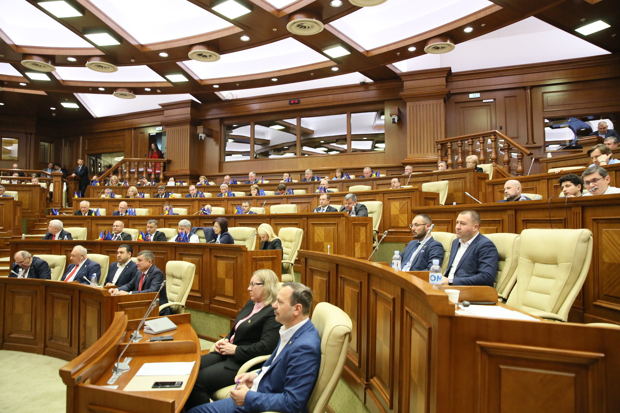 (live) Ședința Parlamentului. Blocul ACUM rămâne fără funcții în conducerea parlamentului