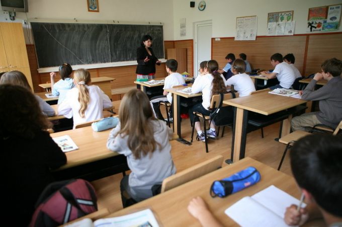 big-in-curricula-scolara-din-moldova-ar-putea-fi-introdusa-disciplina-educatie-anticoruptie-1487235723