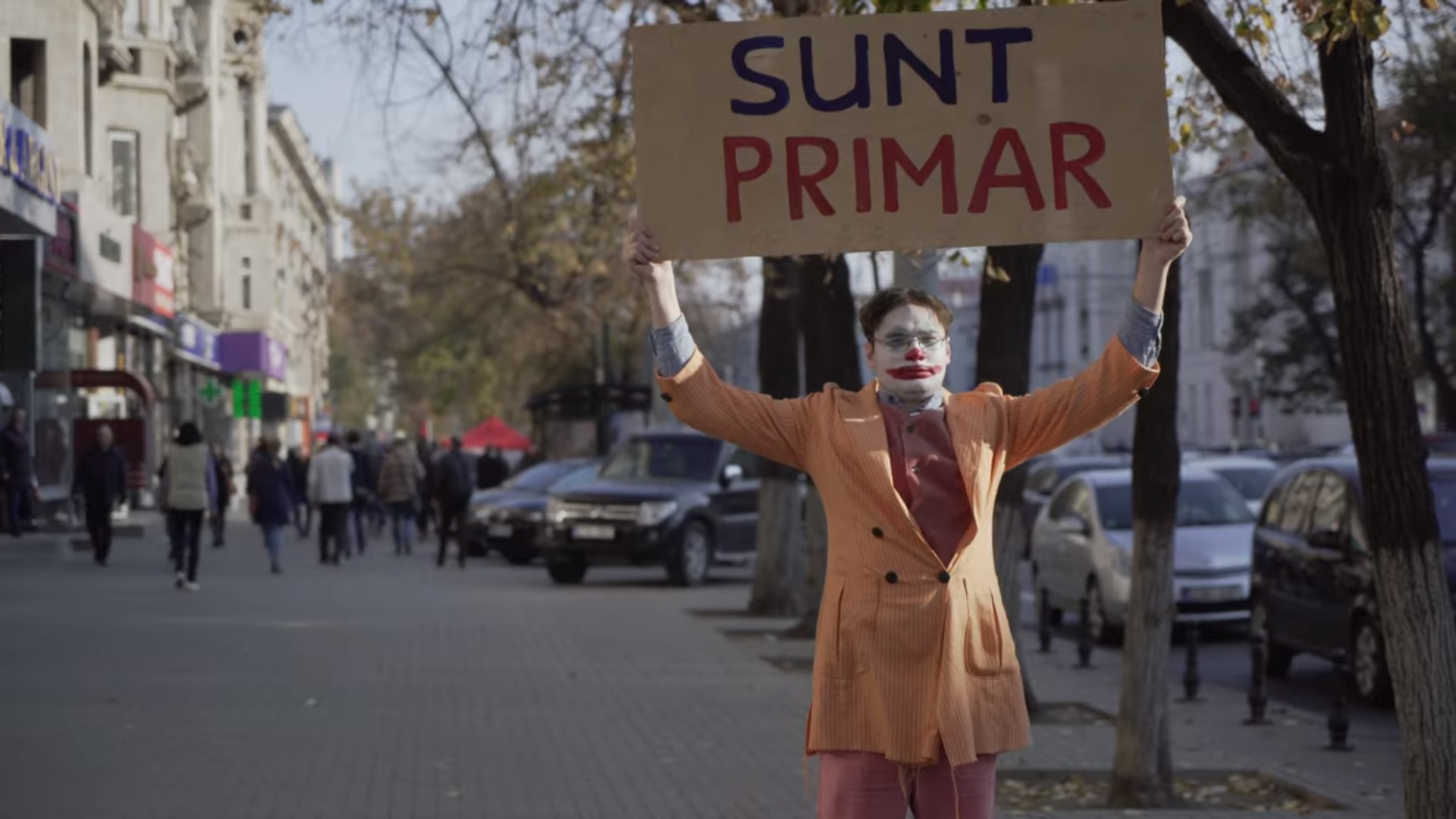 (video) Cum Dorin Chirtoacă s-a transformat în Joker. Vezi parodia realizată de #Zerodoi