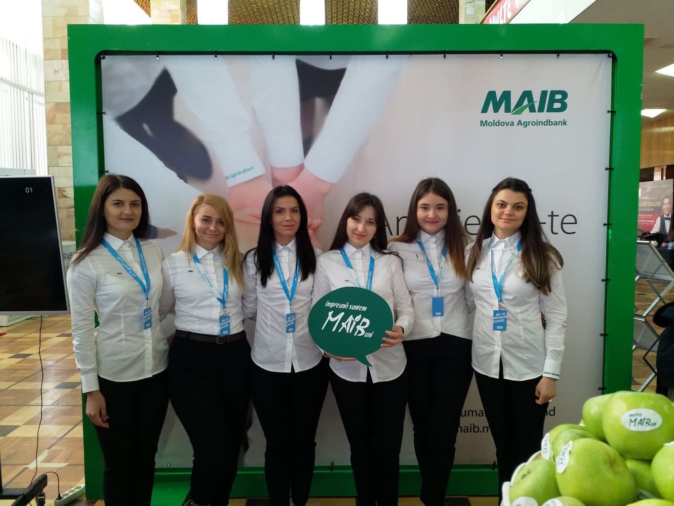 Maib md internet. Банк MAIB. MAIB Agroindbank. MAIB Bank Молдова. Moldova Agroindbank.