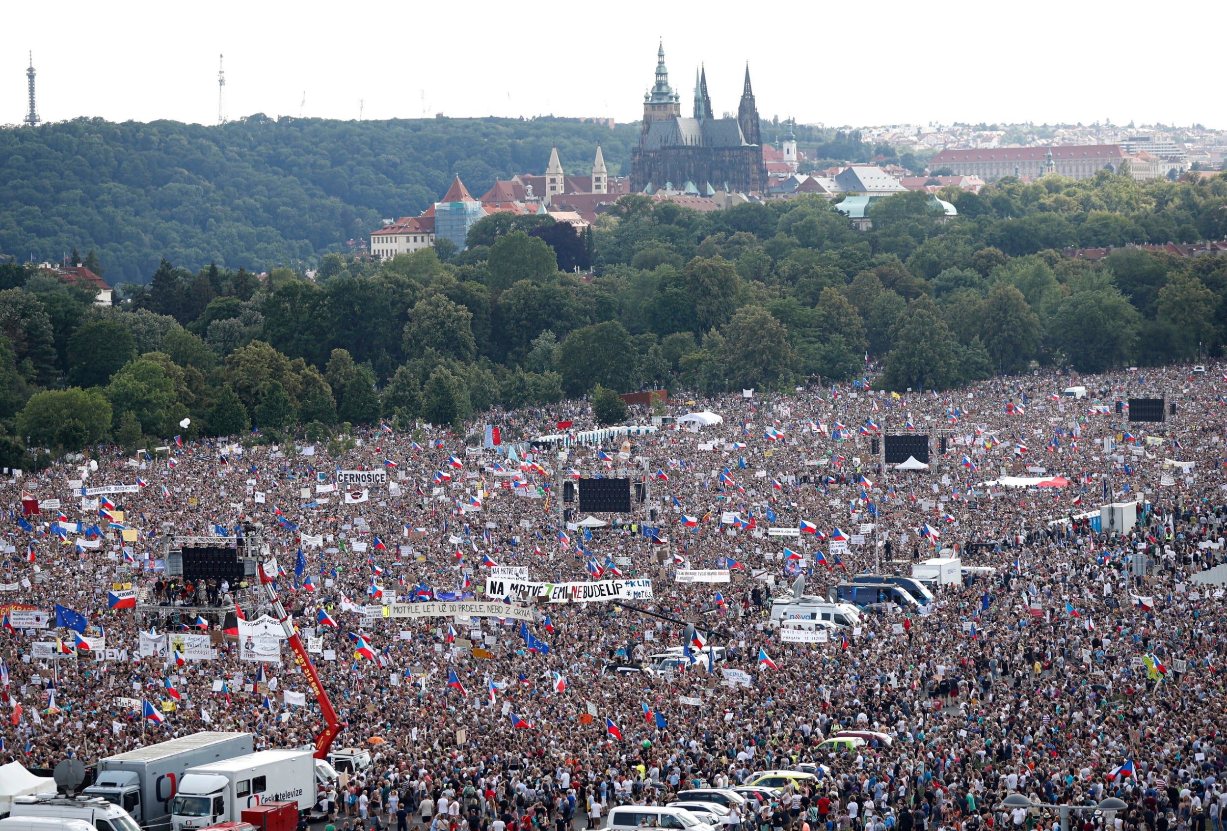 pragueprotests230619g