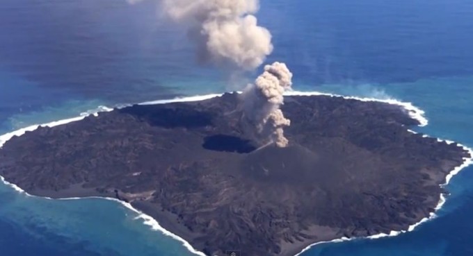 O erupție vulcanică a dus la crearea unei noi insule. Unde se află aceasta