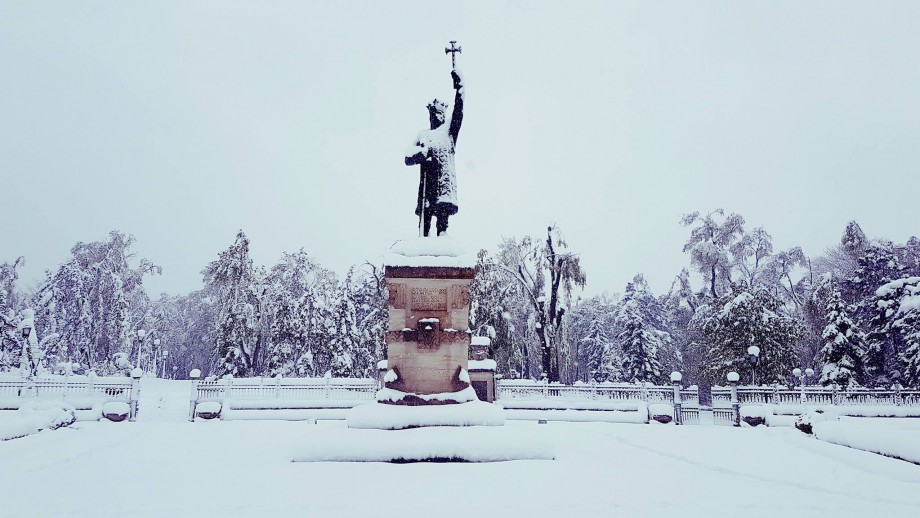 Pregătește-ți fularul și mănușile. Meteorologii prognozează ninsori pentru această noapte și pentru ziua de mâine