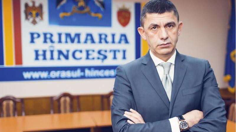 Democratul Alexandru Botnari merge la Primăria Hâncești și lasă fotoliul de deputat. Parlamentul a aprobat demisia lui