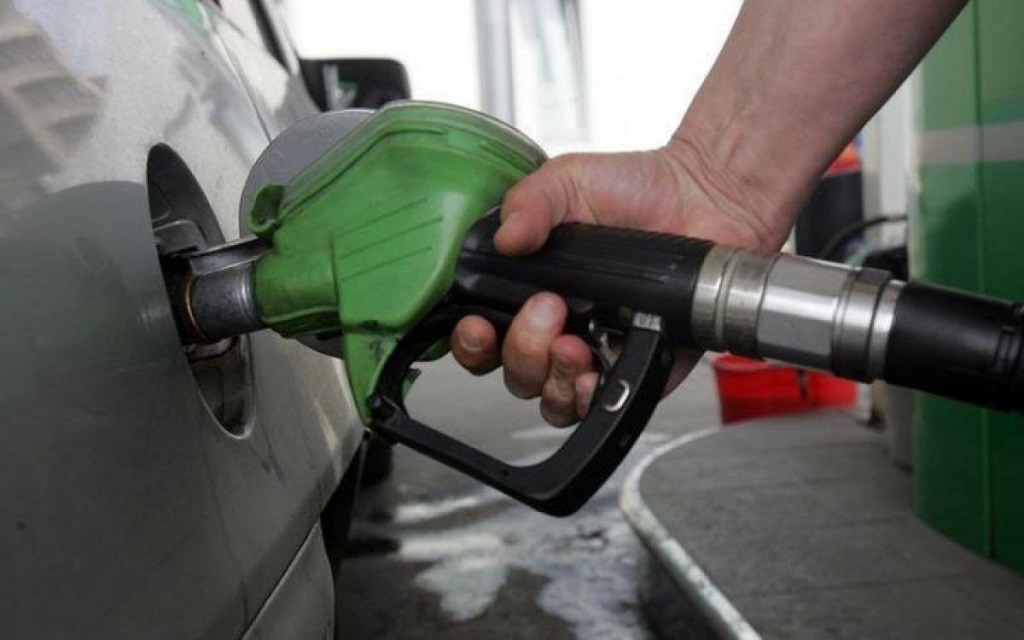 Rețelele de benzinării au mărit în această dimineață prețurile carburanților