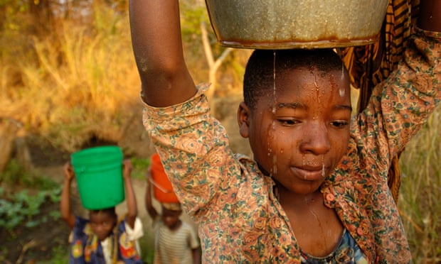 Primii 22 dintre cei mai bogați oameni din lume au o avere mai mare decât averea tuturor femeilor din Africa