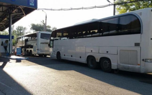 Două autocare vor repatria moldovenii blocați la hotarul polono-ucrainean. Care este prețul biletelor