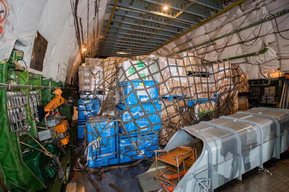 (foto) Lotul cu 50 de tone de echipament medical a ajuns din China la Chișinău