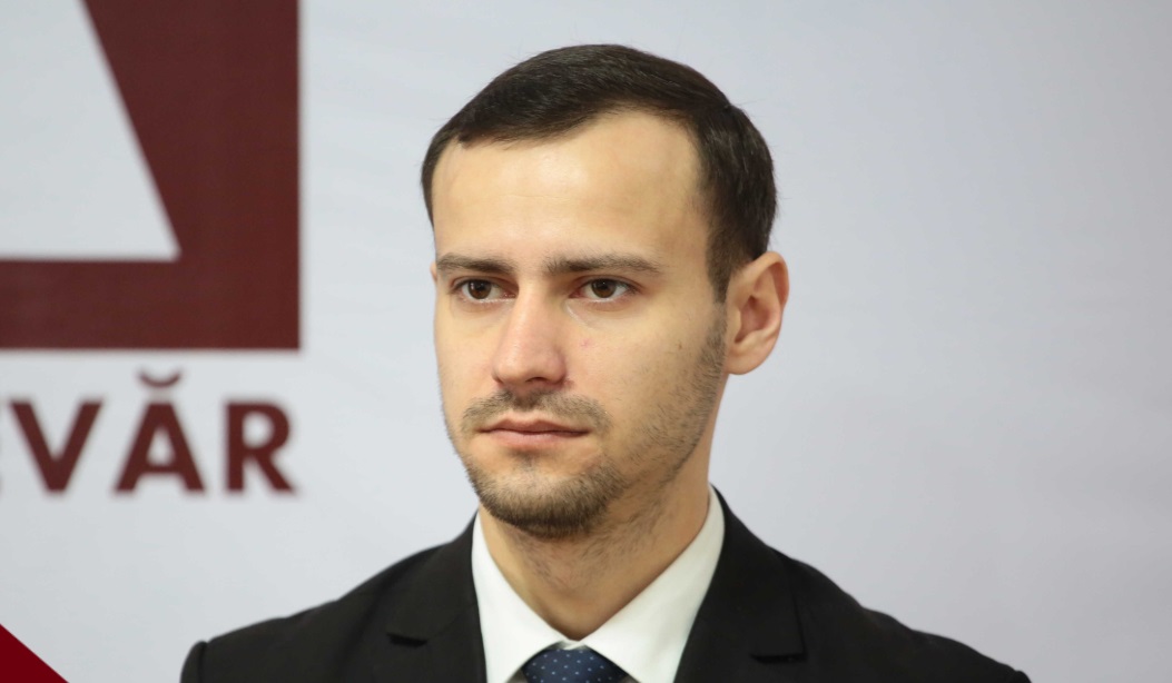 Deputatul Dinu Plîngău cere excluderea din cursa electorală a candidatului PSRM în Corlăteni, Mihai Baciu, pentru folosirea resurselor administrative în scopuri electorale