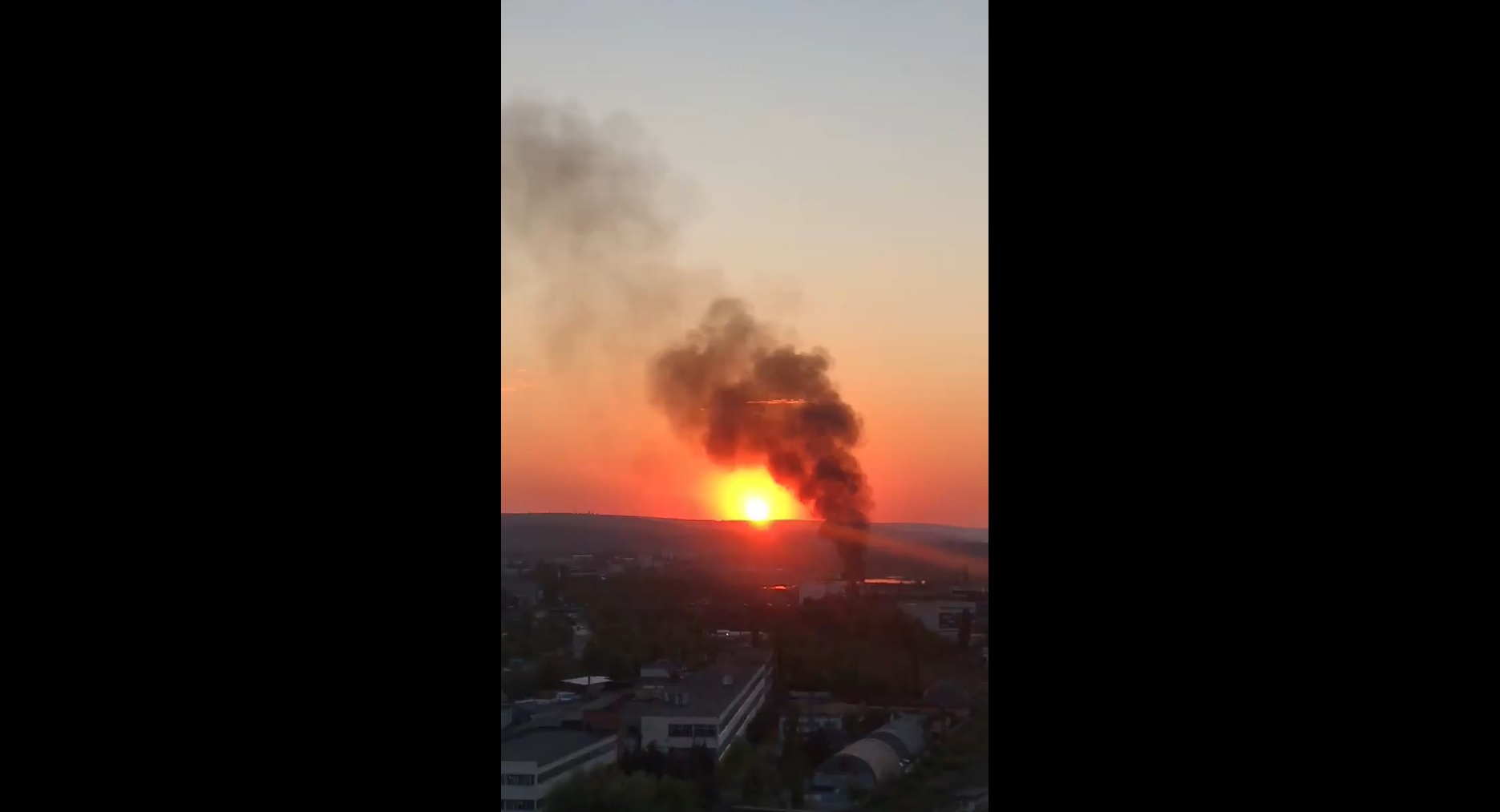 (foto, video) Pompierii din Chișinău au intervenit la stingerea unui incendiu de vegetație din capitală