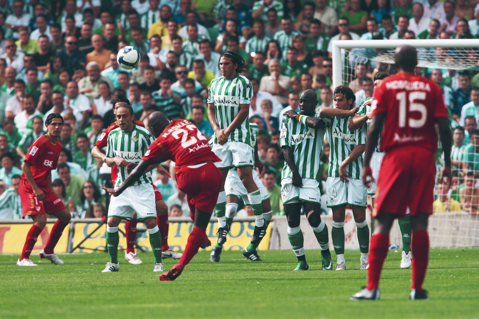 La Liga revine începând de astăzi. Primul meci va fi disputat între Sevilla FC și Real Betis