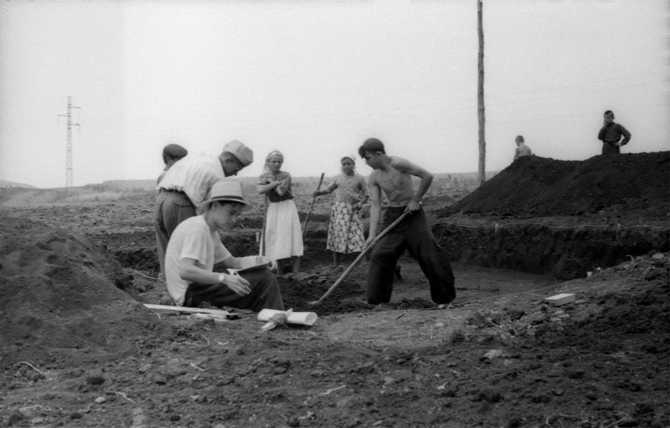 (foto) Călătorie în timp. Cum se desfășurau cercetările arheologice în Moldova în anii ’50