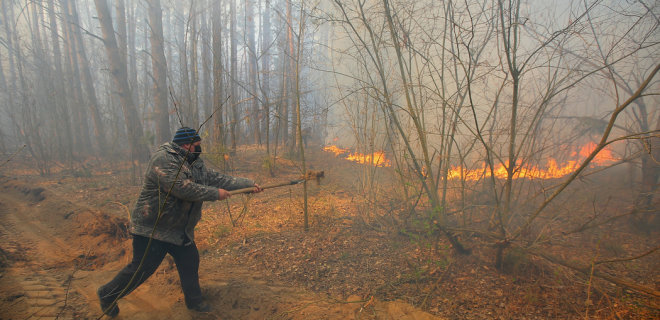 Un nou incendiu a izbucnit în zona Cernobîl. Ard trei hectare de pădure