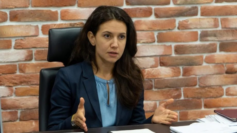 Fosta ministră a justiției: „Vreți să vedeți cum mai zboară un miliard de dolari din Moldova? Urmăriți acțiunile lui Dodon”