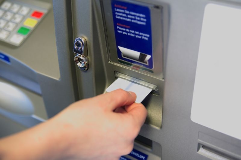 atm-bancomat-shutterstock