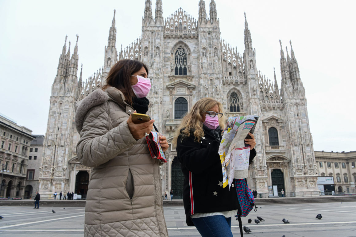 În Italia purtarea măștii faciale devine obligatorie și în aer liber, iar starea de urgență a fost prelungită până la sfârșitul anului