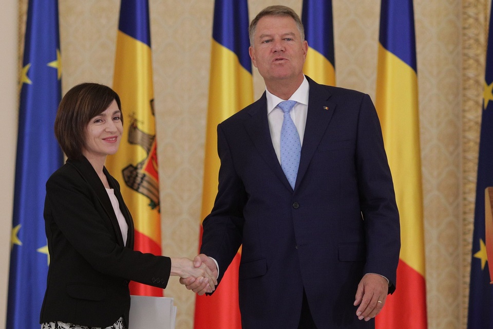 Președintele României, Klaus Iohannis, a felicitat-o pe Maia Sandu cu victoria obținută