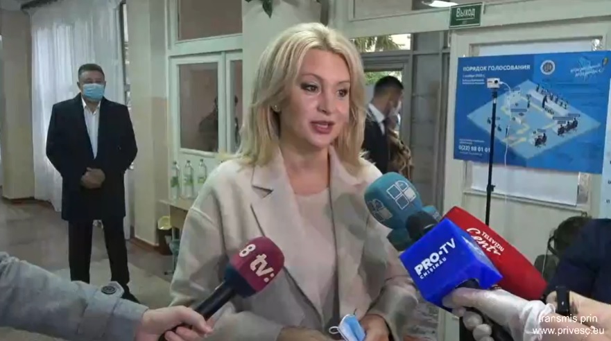 (video)„Am votat pentru a șterge diferența dintre sat și oraș.” Violeta Ivanov, candidata partidului „ȘOR”, și-a exprimat dreptul de vot