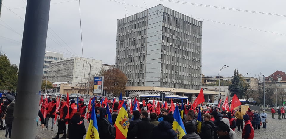 (foto, video) UPDATE: Marșul în susținerea lui Igor Dodon s-a încheiat