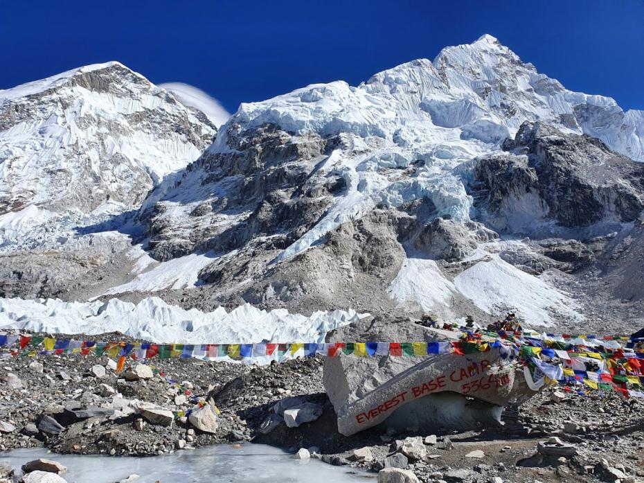 (foto, video) Un grup de sportivi amatori din Moldova va escalada, în premieră, muntele Mera Peak din Nepal