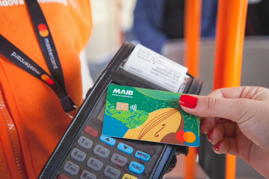 Peste 20 000 de călătorii fără numerar: primele rezultate ale proiectului pilot implementat de Mastercard și Moldova Agroindbank în transportul din Chișinău