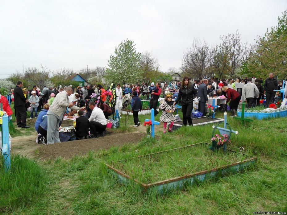 Locuitorii municipiului Edineț vor avea acces în cimitire de Paștele Blajinilor