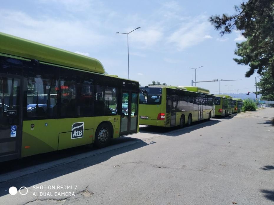 (foto) Șapte autobuze noi vor circula pe străzile din Capitală și suburbii. Vezi cum arată acestea