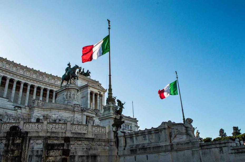 27.-where-to-go-in-rome-italian-flag-travel-diary-photography-city