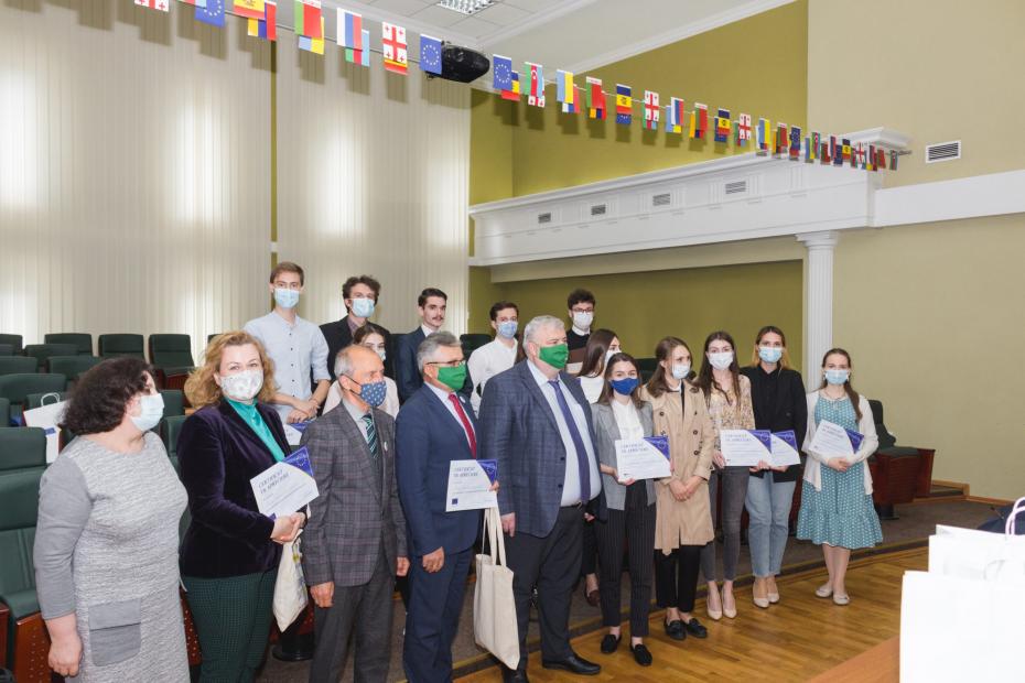 Delegația Uniunii Europene în Republica Moldova a premiat cei mai activi profesori și studenți USM-iști, care s-au implicat în organizarea Zilelor Europei în țara noastră