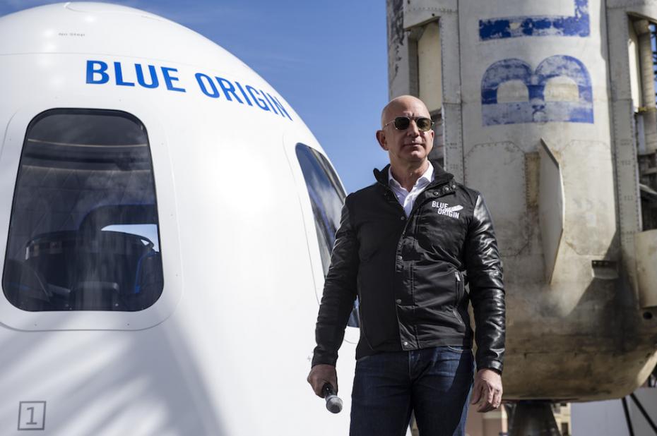 Cel mai bogat om de pe Terra pleacă în spațiu. Miliardarul Jeff Bezos va ajunge printre stele cu racheta New Shepard