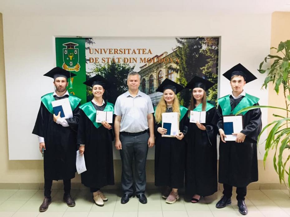 Au fost înmânate diplomele de licență și de master absolvenților promoției 2021 a Facultății de Istorie și Filosofie