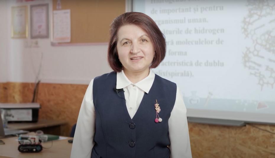 Victoria Calistru, profesoară de geografie și chimie în orașul Rîșcani: „Cu ajutorul instrumentelor TIC putem călători în orice colț al lumii aflându-ne în sala de clasă”