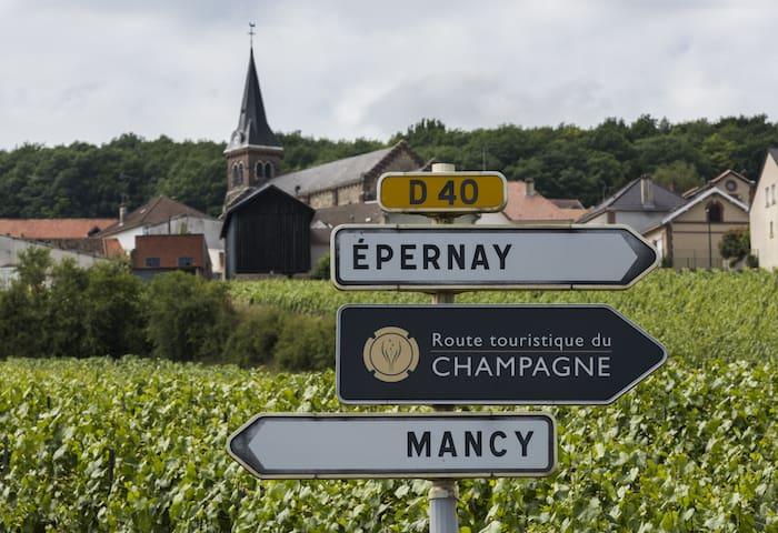 travel-guide-visiting-champagne-france