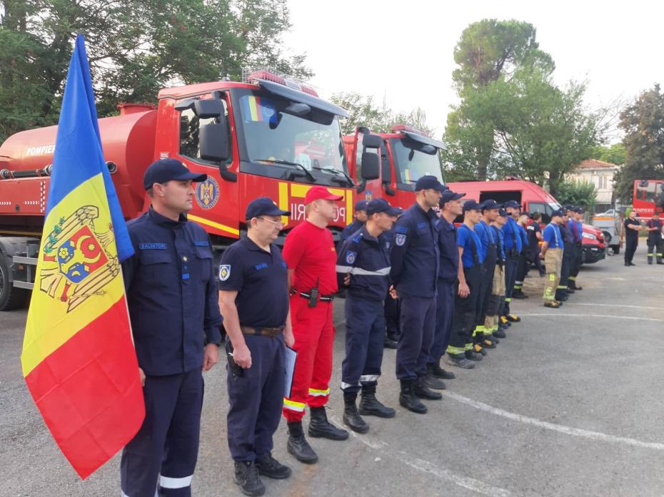 (foto) Pompierii Inspectoratului General pentru Situații de Urgență al MAI detașați în Grecia au început misiunea în această dimineață