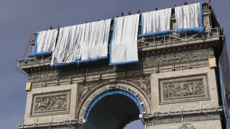 Arcul de Triumf din Paris se va transforma într-un uriaș pachet-cadou . Care este motivul acestui eveniment 