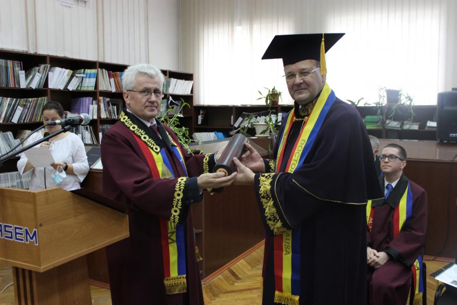 ASEM a acordat titlul de Doctor Honoris Causa prorectorului Universității de Economie din Cracovia, Piotr Buła