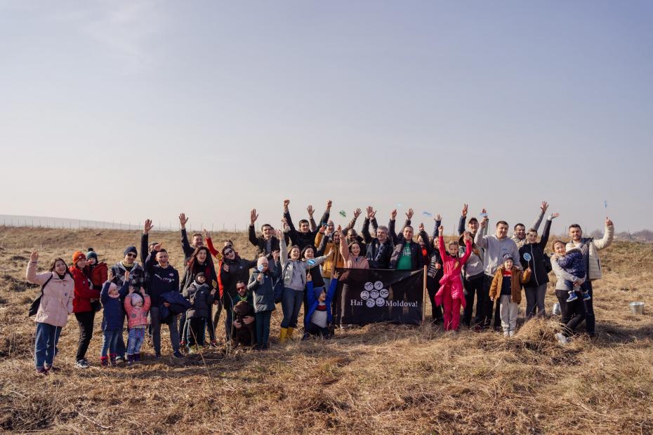 (video) Compania Amdaris plantează o pădure în Moldova pentru a marca lansarea unui obiectiv semnificativ de reducere a emisiilor de carbon