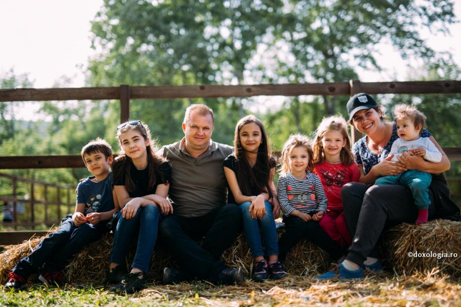 (studiu) Mai mult de jumătate dintre moldoveni își doresc să aibă cel puțin trei copii în familie